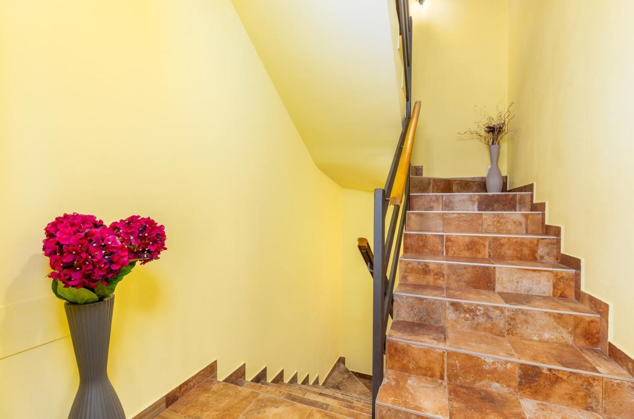Apartmani Monte Pula Exterior foto